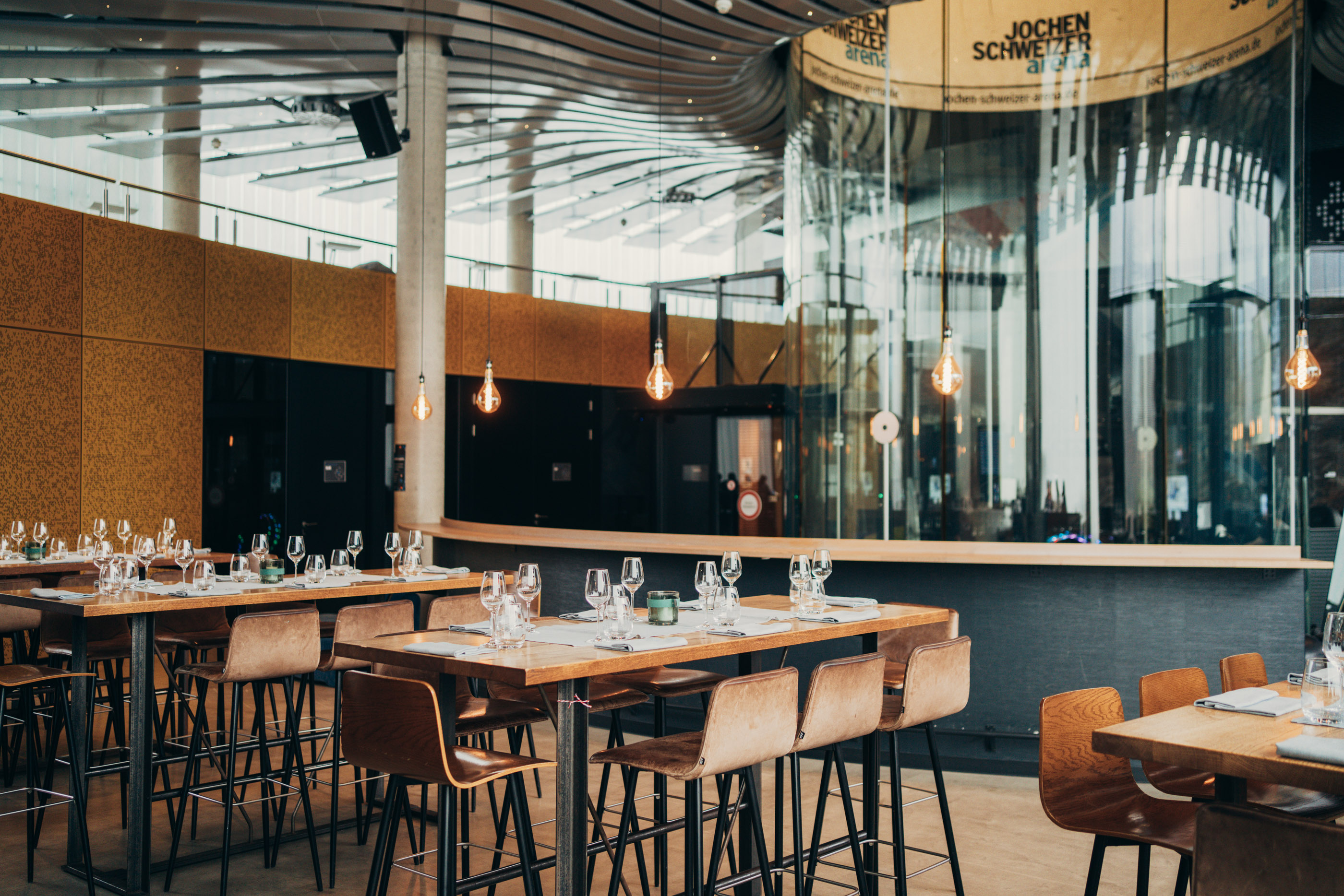 Restaurant Wind mit Blick auf den Windkanal